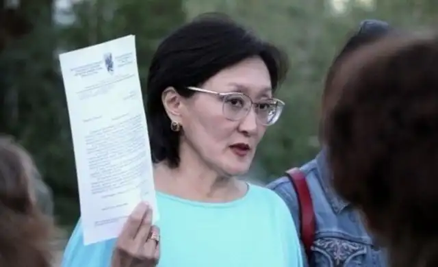 Мэр Якутска Сардана Авксентьева отменила "массовые гулянья" за счет бюджета