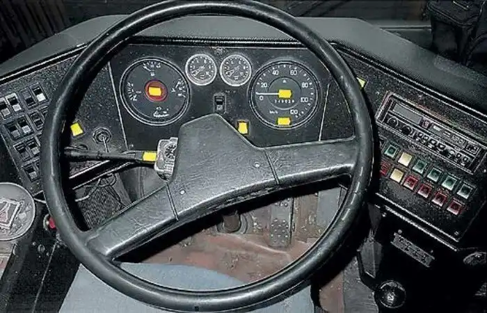 Автобус-иномарка: междугородний «Икарус»