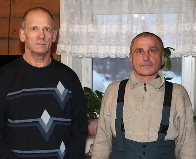 Охотникам, которые спасли заблудившихся в лесу детей, подарили странные подарки