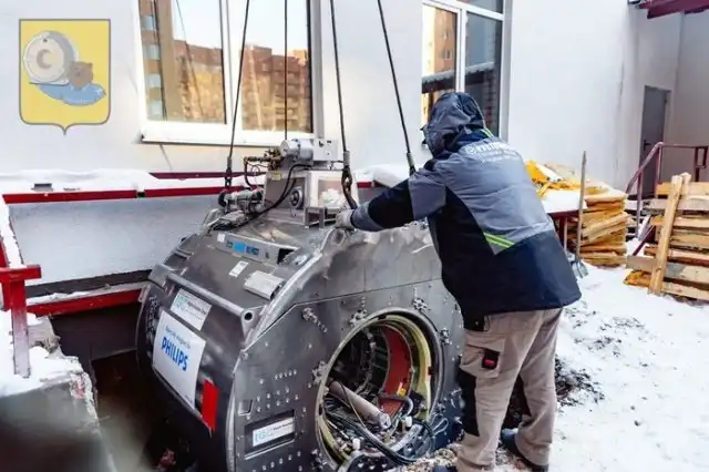 Доставка томографов на цокольный этаж клиники