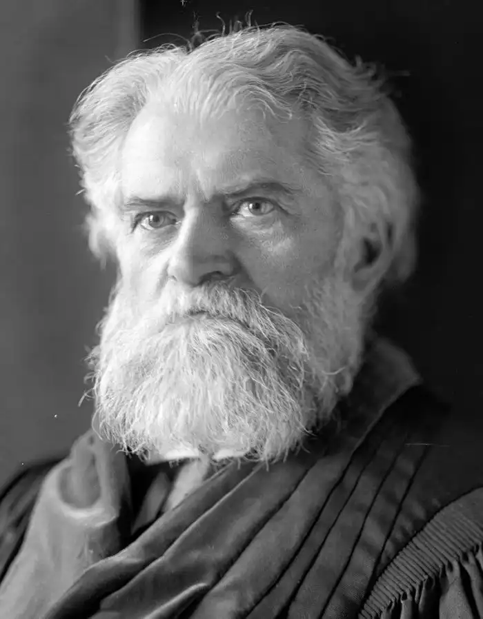 Закон Бенфорда: как выявить обман и мошенничество с помощью математики