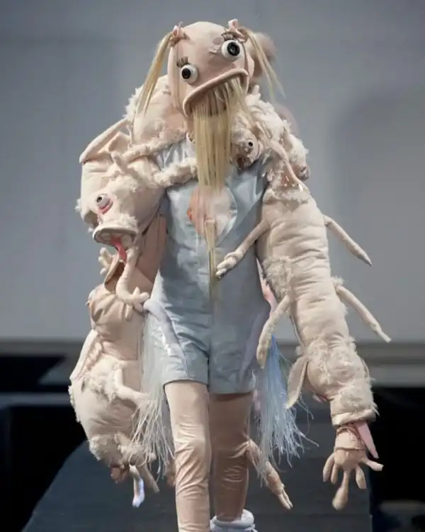 Самые странные наряды, которые выглядят, как готовые мемы