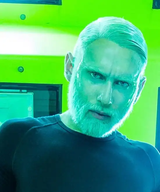 Угадайте, кто этот мужчина?