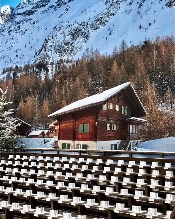 Удивительные декорации на показе мод от Chanel