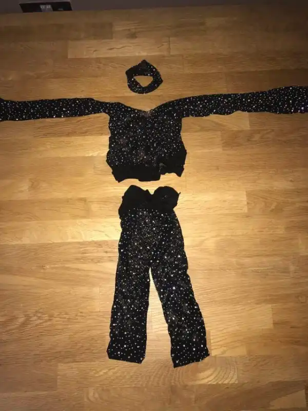 Заказала в интернет-магазине наряд для вечеринок