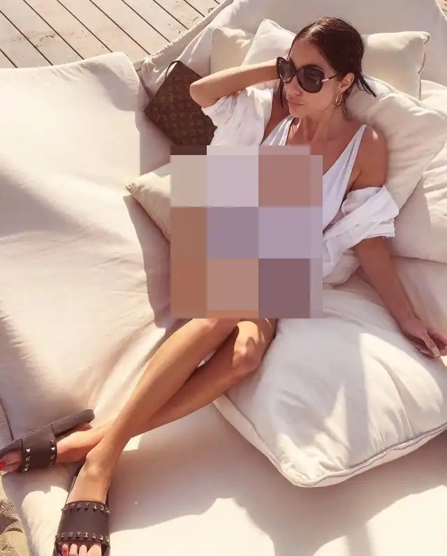 Как вы думаете, на чем эта девушка заработала свое состояние?