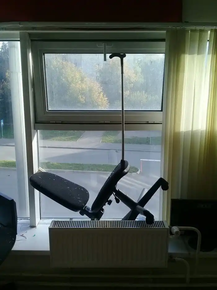 Сразу видно, что за решение задачи взялся программист