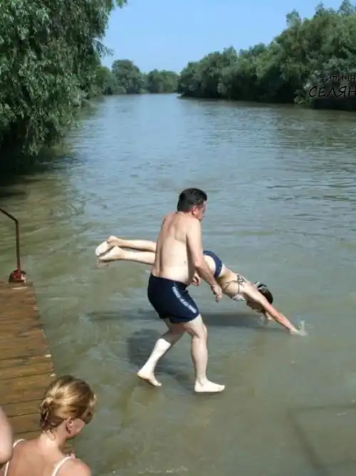 Есть женщины в русских селеньях. Про тех, кому мужики не нужны