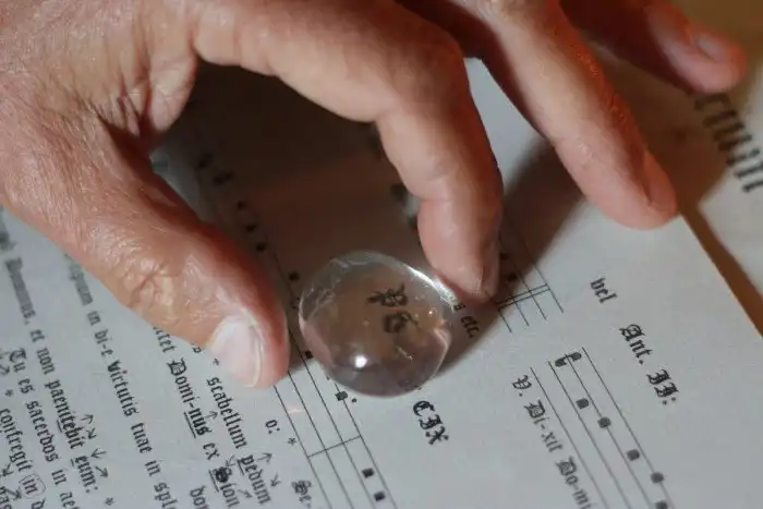 Какие драгоценные камни больше ценились в древности, и почему они обесценились?