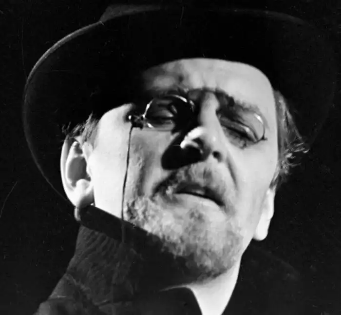 Что имел в виду Чехов, говоря «выдавливать из себя по капле раба»