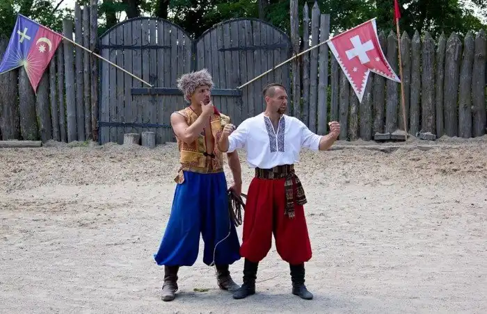 Почему запорожские казаки носят шаровары?