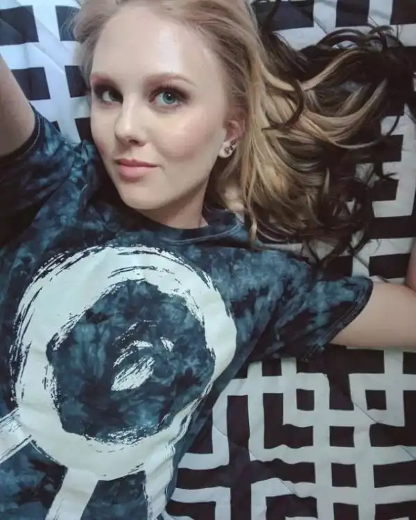 Девушки из фильмов для взрослых в Instagram