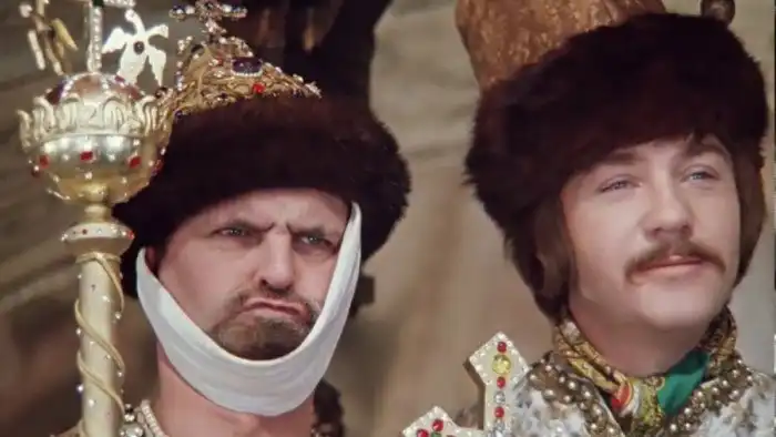 Шапка Мономаха: как женский головной убор стал символом русского самодержавия