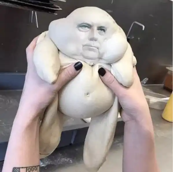 Миллиардер захотел подать в суд за фотожабу и получил еще больше фотожаб