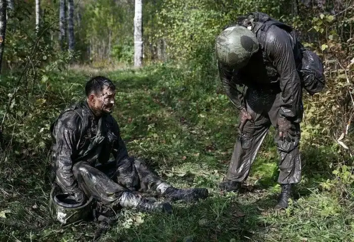Кровью и потом: бойцы ФСИН сдают экзамен на краповые береты