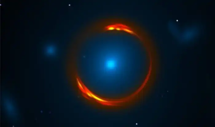 Что такое гравитационная линза и чем она отличается от оптической