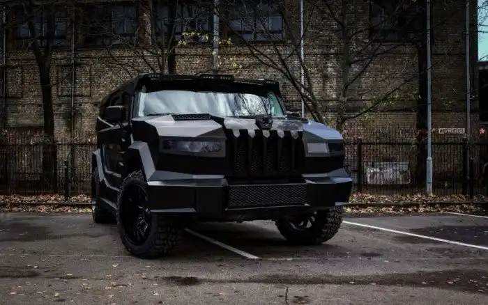 Prombron Black Stallion — внедорожник для съемок в кино от компании Dartz