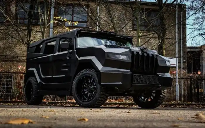 Prombron Black Stallion — внедорожник для съемок в кино от компании Dartz