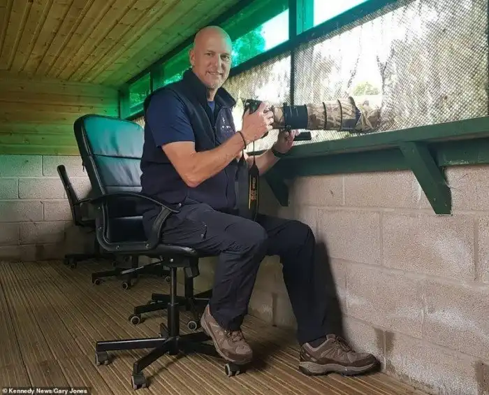 Не отличить! В природе заметили копию Пумбы из "Короля Льва"