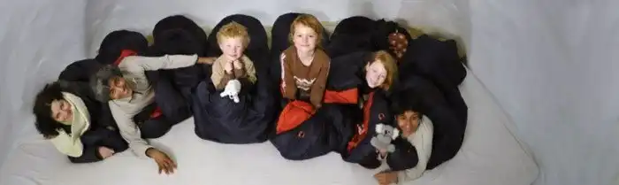 Почему в снежном доме тепло, а в ледяном холодно?