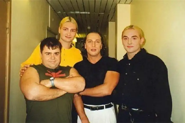 Когда они были молодыми: редкие фото отечественных звезд из 90-х