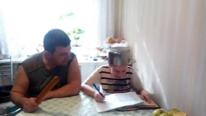 Что происходит, когда дети остаются наедине с их отцами