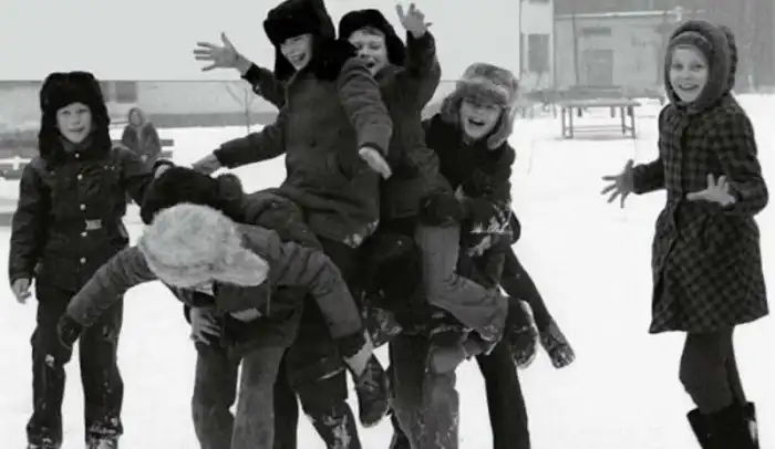 По волнам памяти: как мы жили и играли во дворах нашего детства