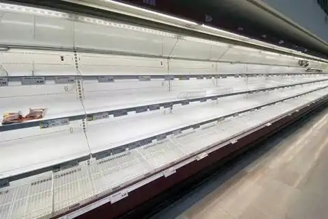 Мама из Австралии запаслась продуктами на год вперед, а в Италии пустые прилавки. Все из-за коронавируса