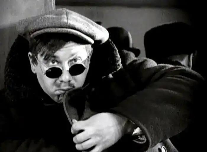 Советские актёры, и их первые возможно малозаметные роли в кино