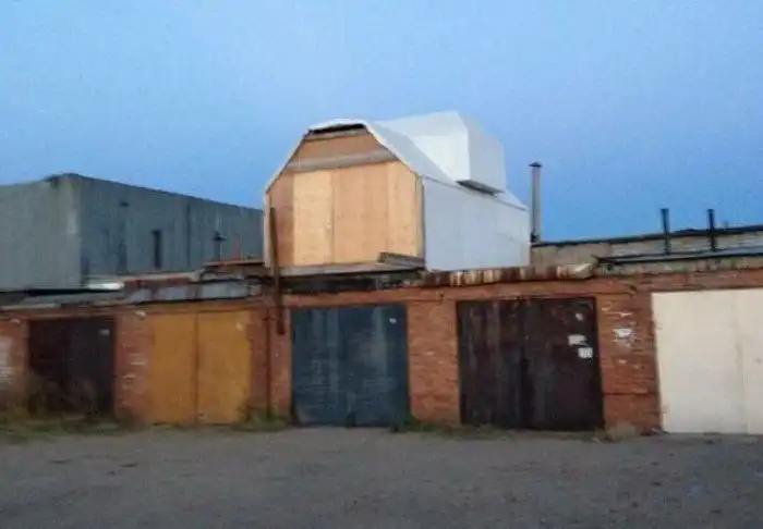 15 необычных гаражей, которые не должны были существовать в природе