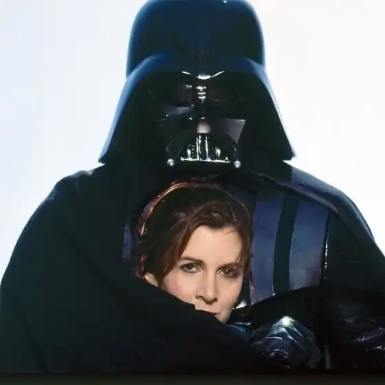 Секси Лея: соблазнительная фотосессия Кэрри Фишер 1983 года для поддержки 6 эпизода "Звездных войн"