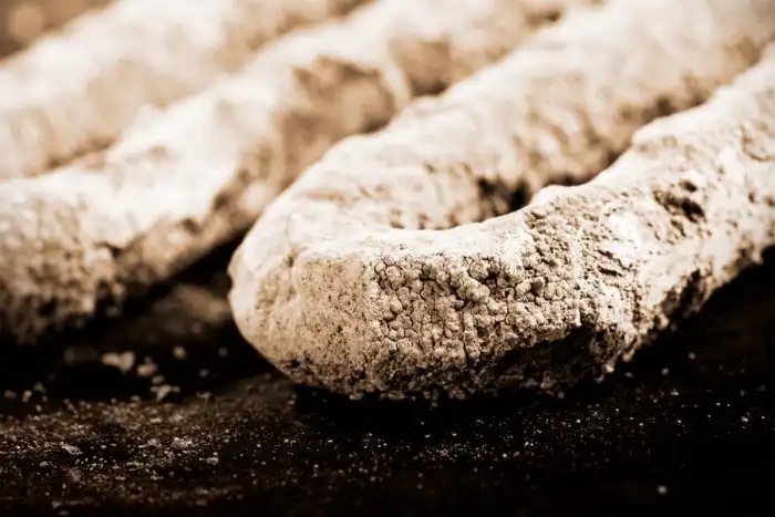 Опасна ли накипь из чайника для человека