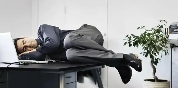 Вы все сидите на шее у Рабочего класса и у Вас хватает ещё наглости и глупости выражать ему презрение