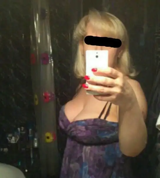 Жена нашла в телефоне мужа интим-фото другой женщины и "отомстила". Теперь ей светит срок