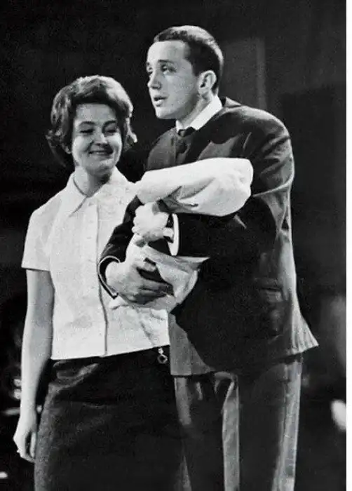 15 неожиданных фото отечественных знаменитостей, на которых их сложно узнать