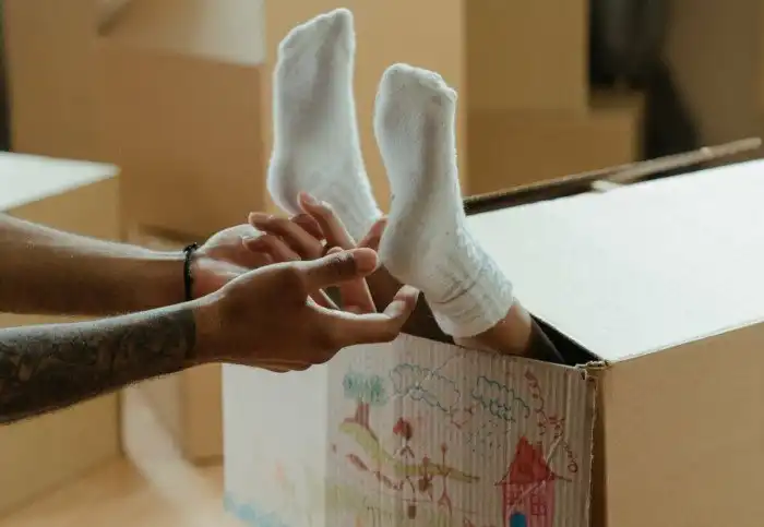 Почему люди боятся щекотки?