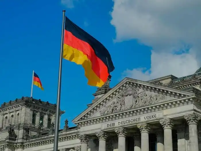 Почему жителей Германии мы называем немцами, а не германцами?