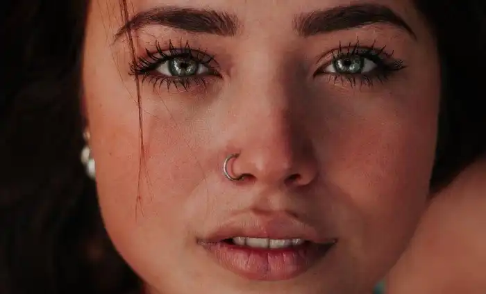 Почему человек всегда дышит одной ноздрей? Зачем тогда ему обе?