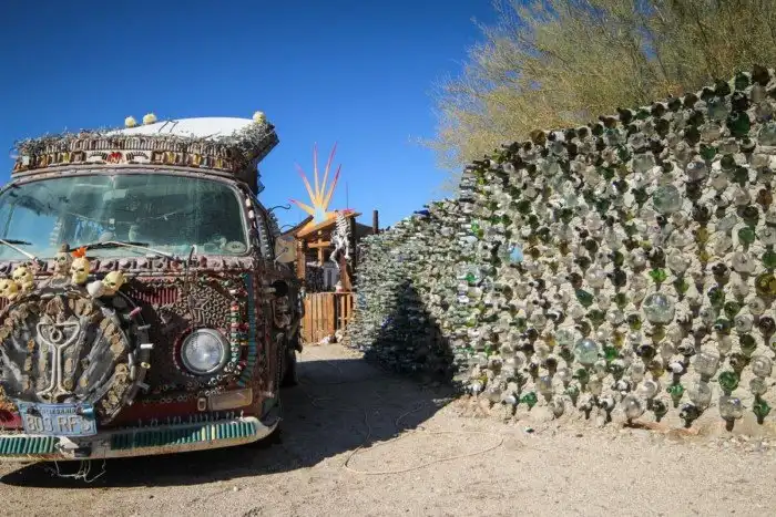 3 очень странных города, в которых все еще живут люди