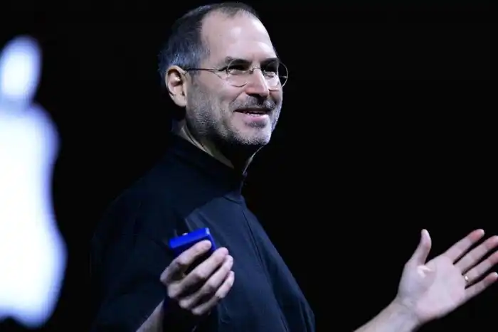 Почему богатые люди не делают коррекцию зрения, а носят очки?