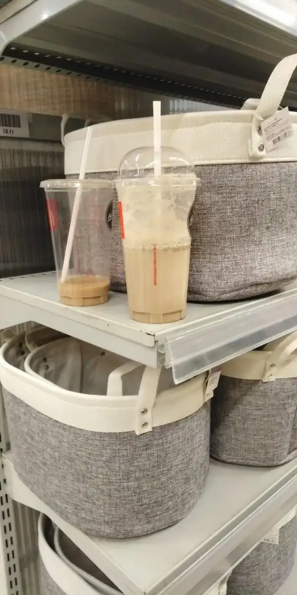 Боль сотрудника супермаркета: подборка снимков о свинском поведении в магазинах