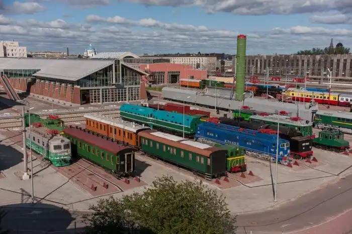 Почему в России ширина железной дороги отличается от европейской?