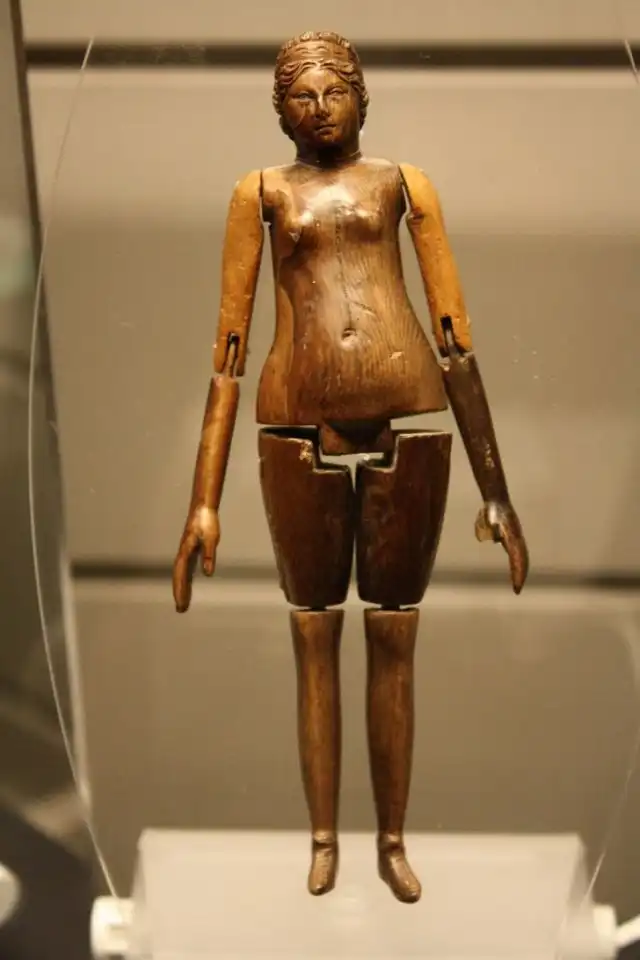 Подборка интересных и редчайших музейных экспонатов