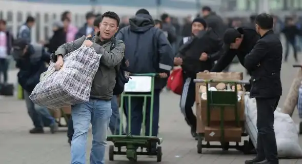 Как живут гастарбайтеры из Средней Азии, когда возвращаются к себе на родину