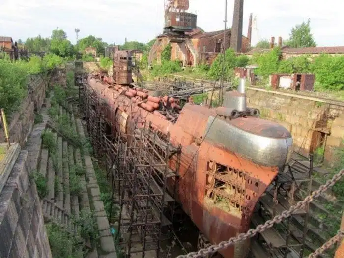 20 заброшенных морских гигантов, умирающих на суше