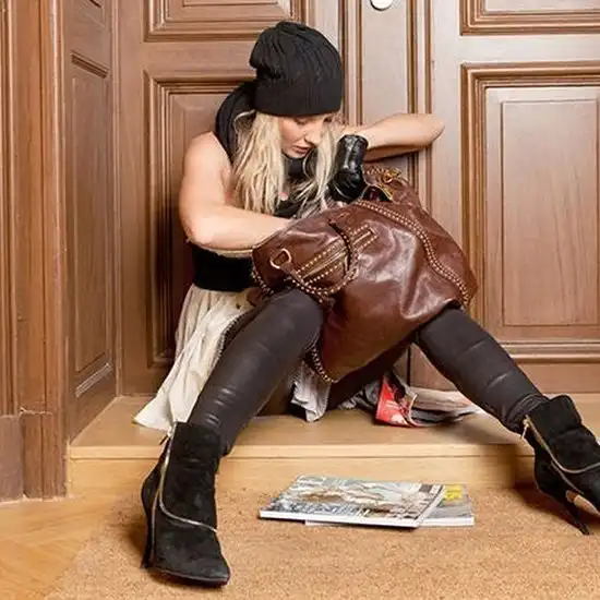 Как происходит вскрытие замка двери? Как вызвать мастера и не нарушить закон?