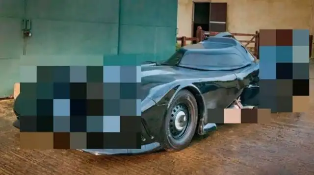 «Бэтмобиль» из старого Ford Mustang