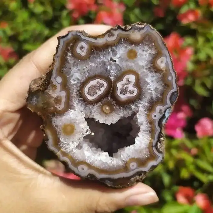 Каменные эмоции: 20 разрезов, которые сгодятся для мемов