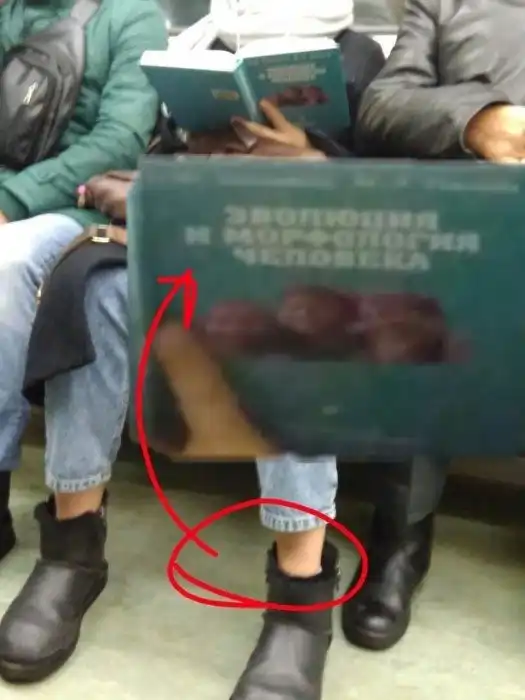 Неудержимые модники московского метро, к которым мы никак не привыкнем