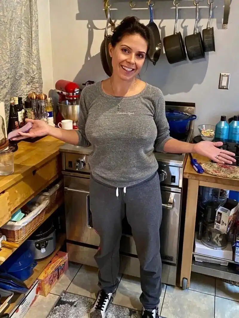 Детей выгнали из школы за непристойный фотографии их мамы Тиффани Пойндекстер (Tiffany Poindexter)